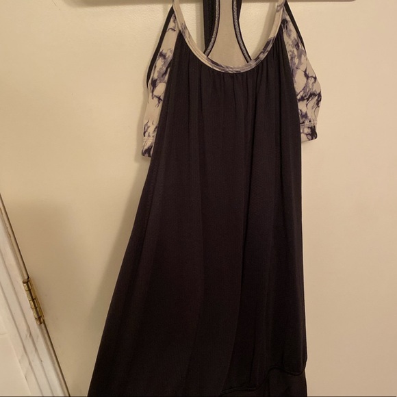 LuluLemon Halter Tank w/ built in Sports Bra - Picture 2 of 4